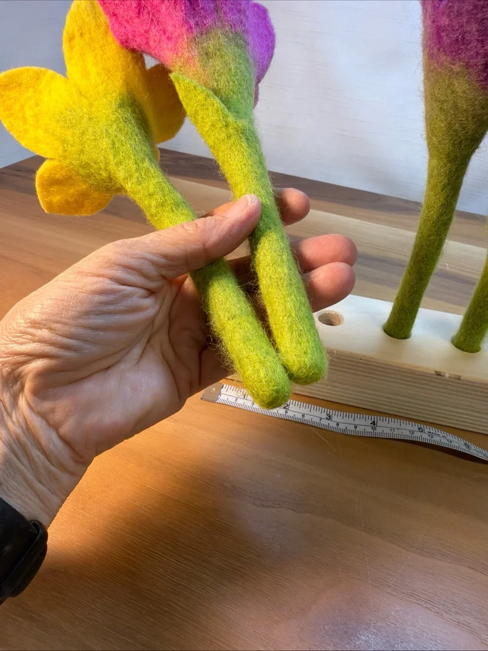 Lovevery Felt Flowers In A Row w/Wood Stand The Helper Play Kit Montessori Toy